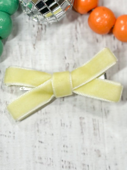 light yellow velvet bow clippie