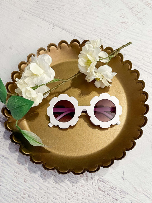 White flower-shaped sunglasses for girls